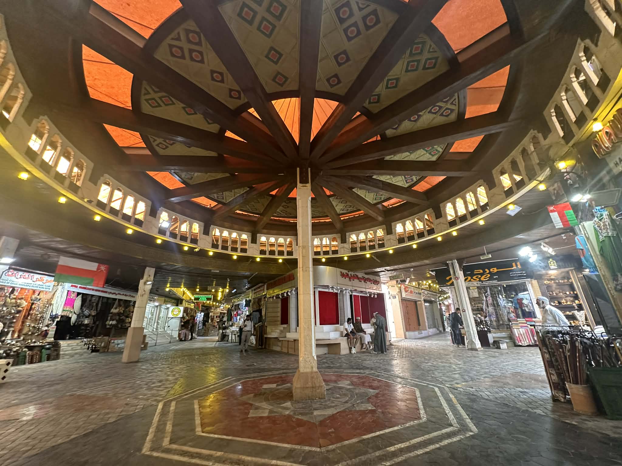 Visita el Zoco de Mutrah