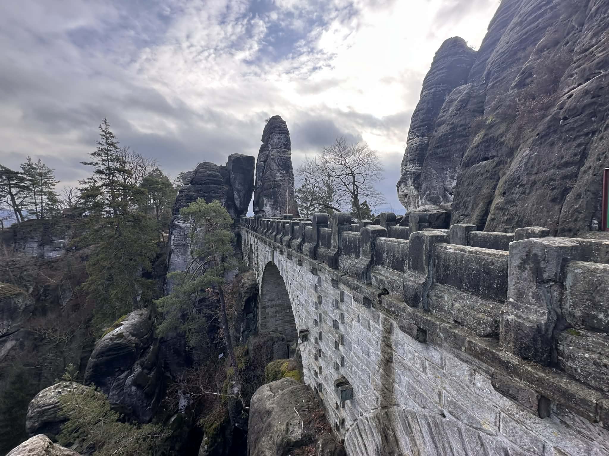 Puente del parque nacional de Suiza Bohemina y Sajona