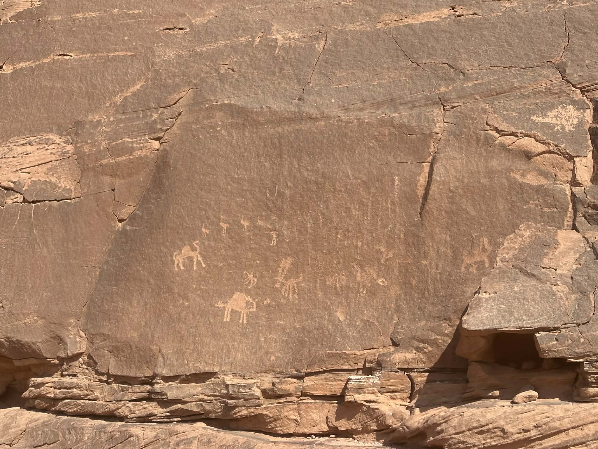 Sitio arqueológico dentro del desierto de Wadi Rum