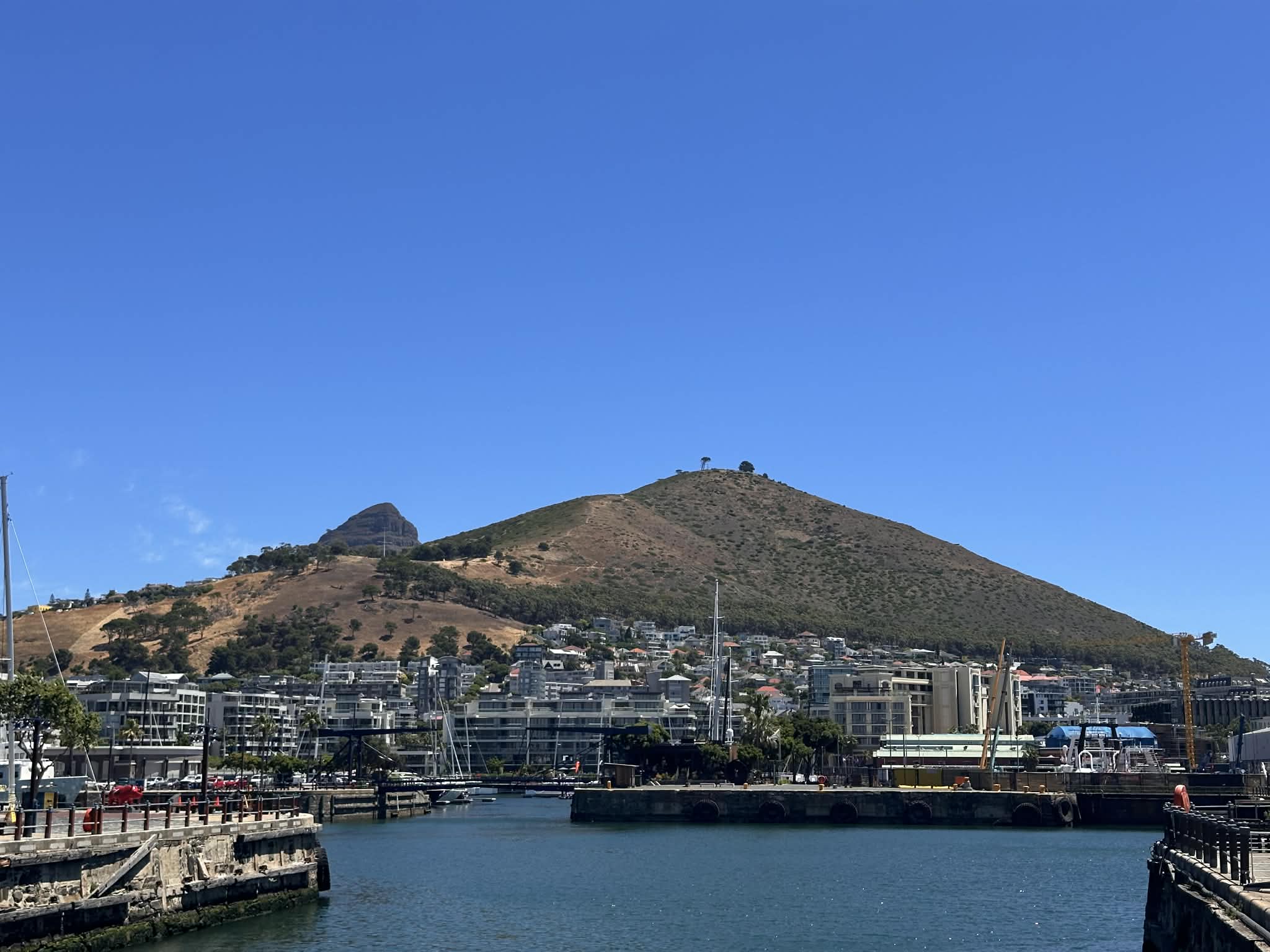 Puerto en ciudad del Cabo en Sudáfrica