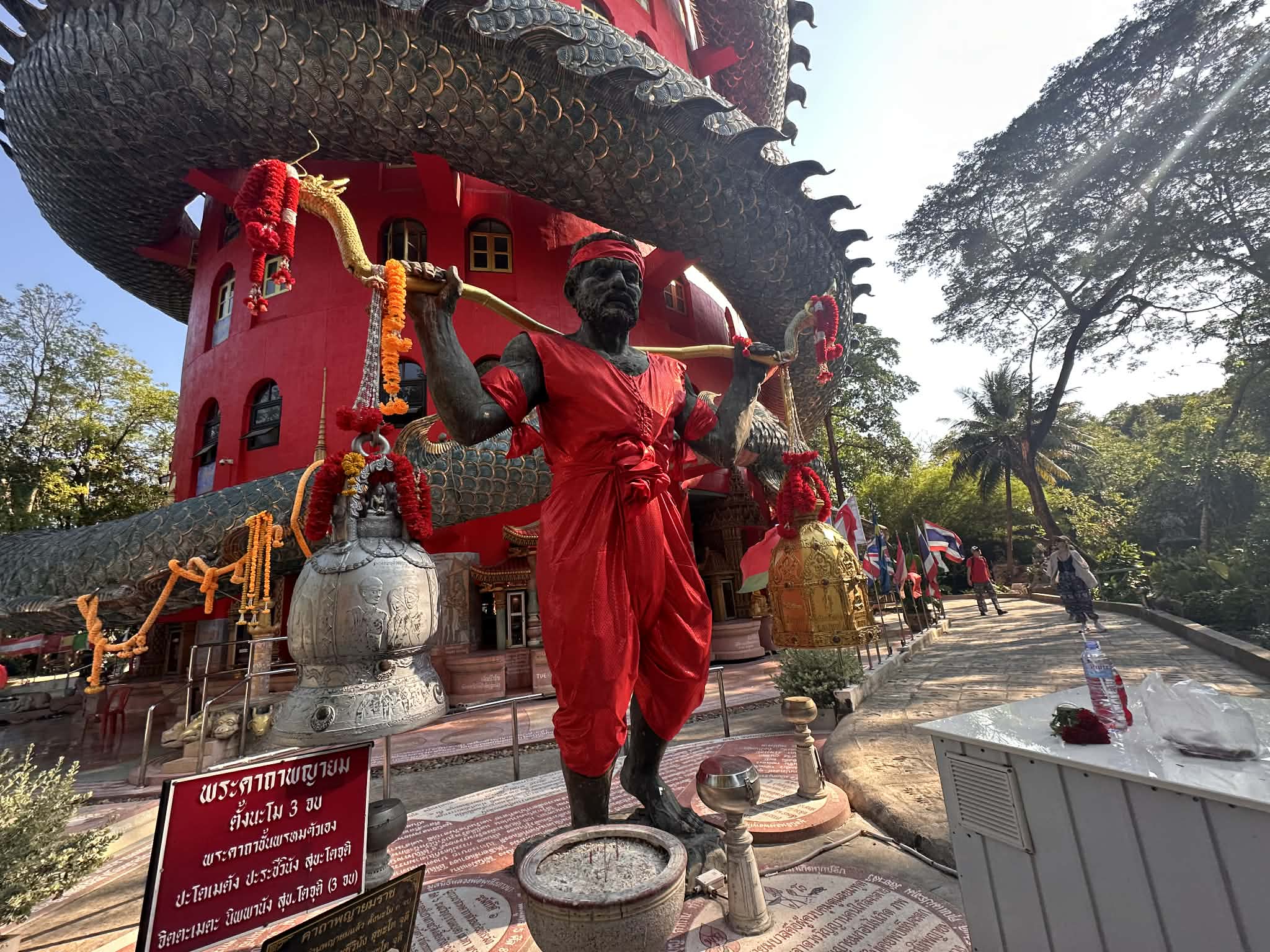 Estatua en el templo de Bangkok