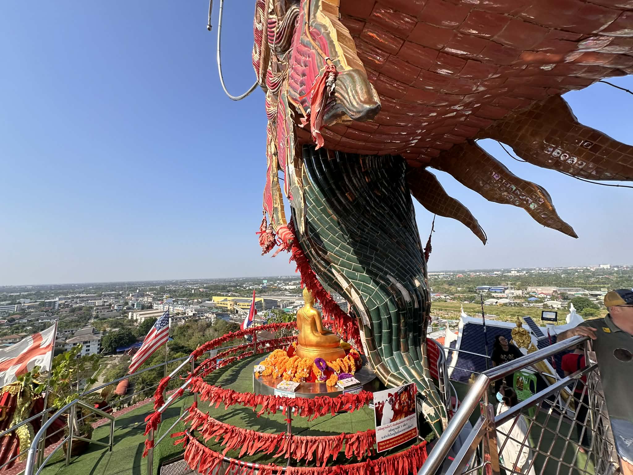La cima del templo del dragón en Bangkok